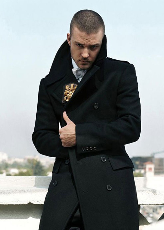 أبرز اطلالات النجم جاستين بأسلوب شبابي وعصري