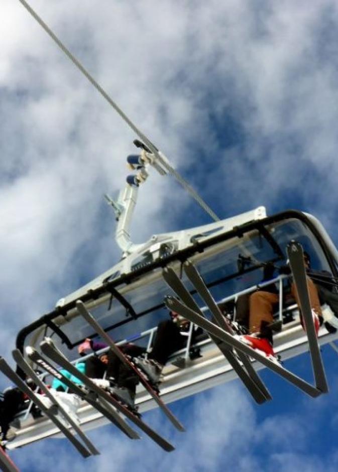 فيديو مرعب لتعطل التلفريك في جورجيا