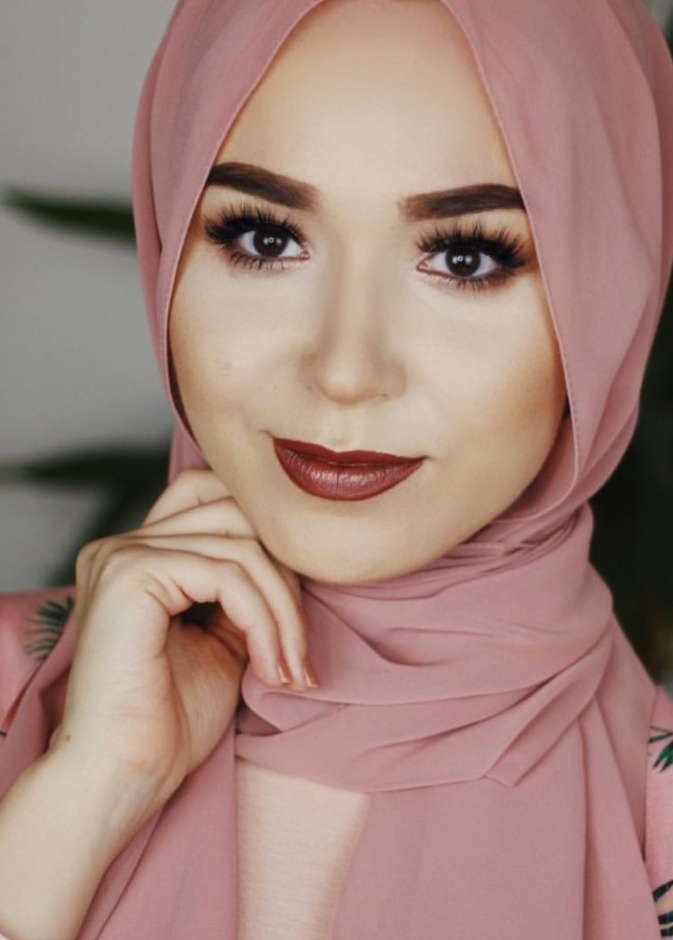 الوان مرجانية قوية بخطى نبيلة بي