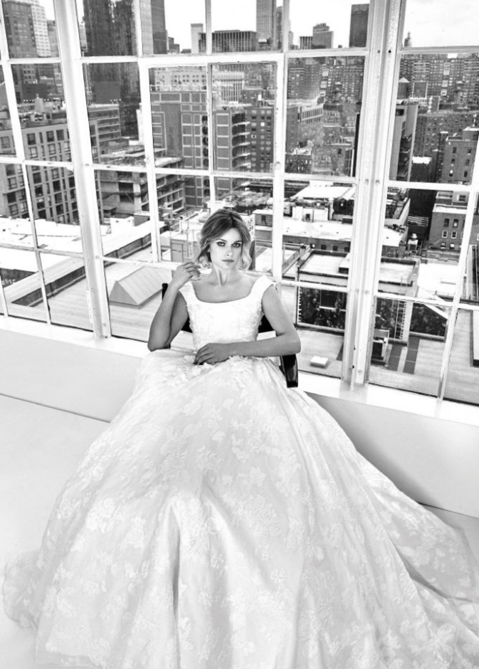 فساتين زفاف ملوكية مع التنورة المنفوشة من مجموعة طوني ورد