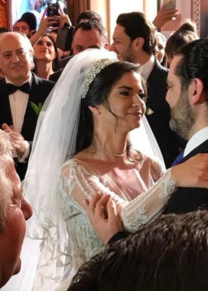 علا الحريري تغمر والدتها