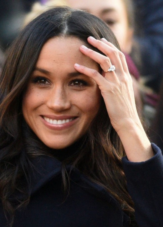 استوحي من ميغان ماركل ألوان مناكير النيود