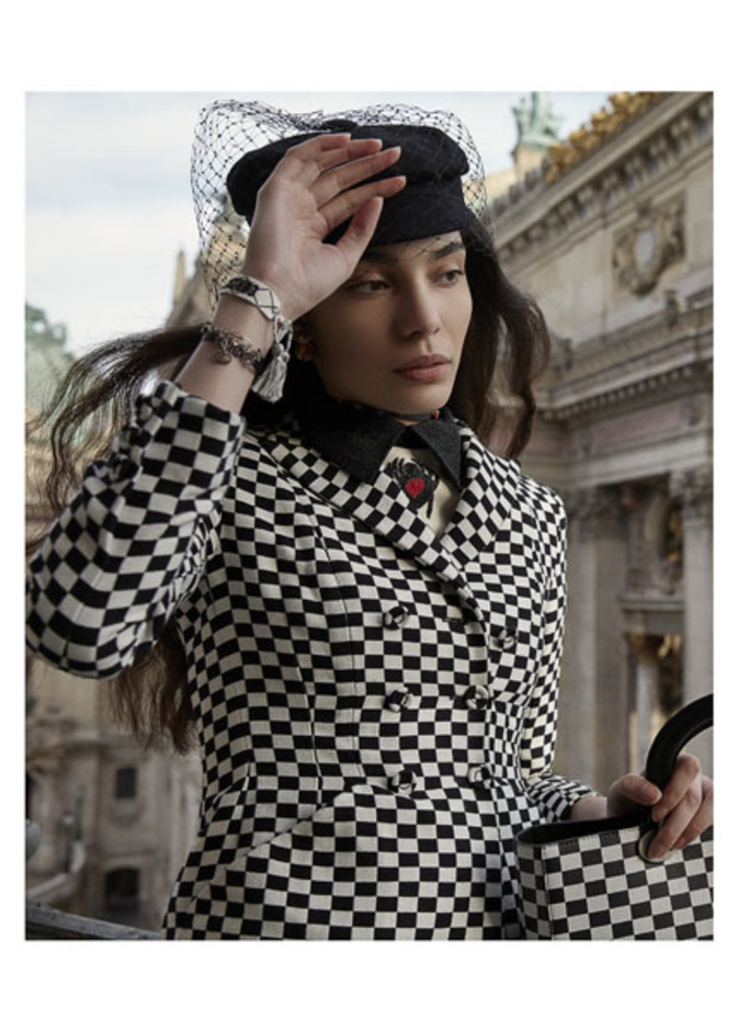 جلسة تصويرية خاصة بـ"هي" من ديور  Dior