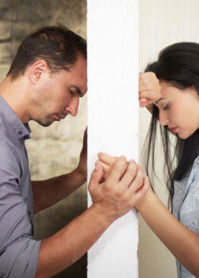 اسباب خيانة الزوج رغم حبه لزوجته 