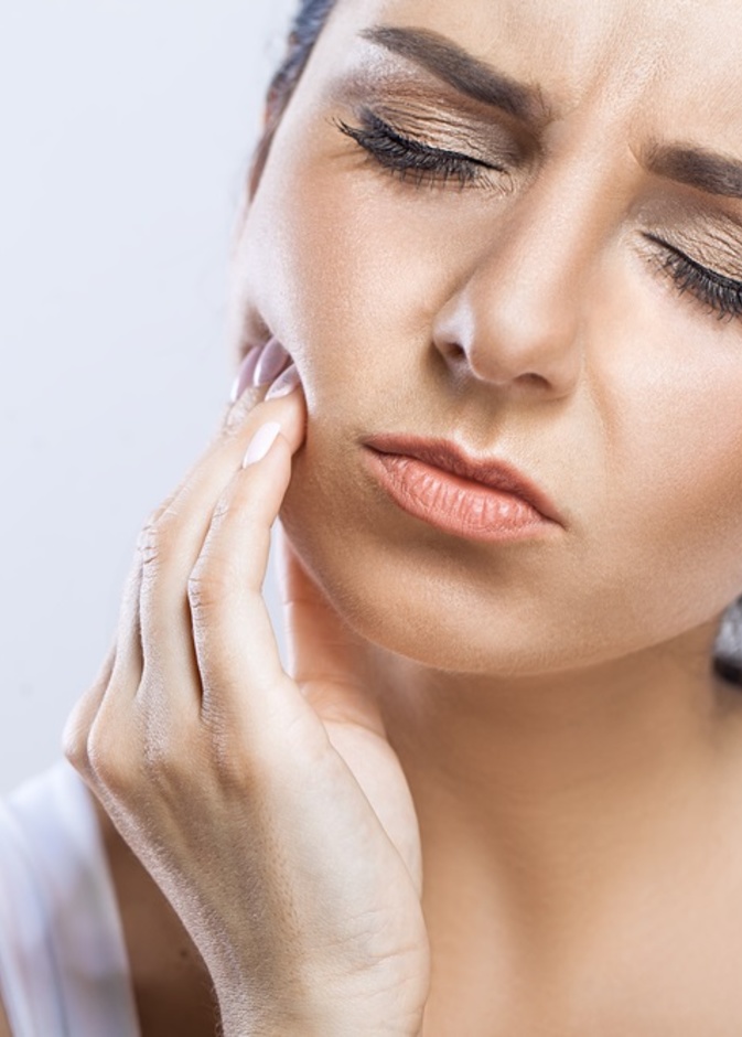 أسباب ألم الأسنان عند شرب الماء البارد