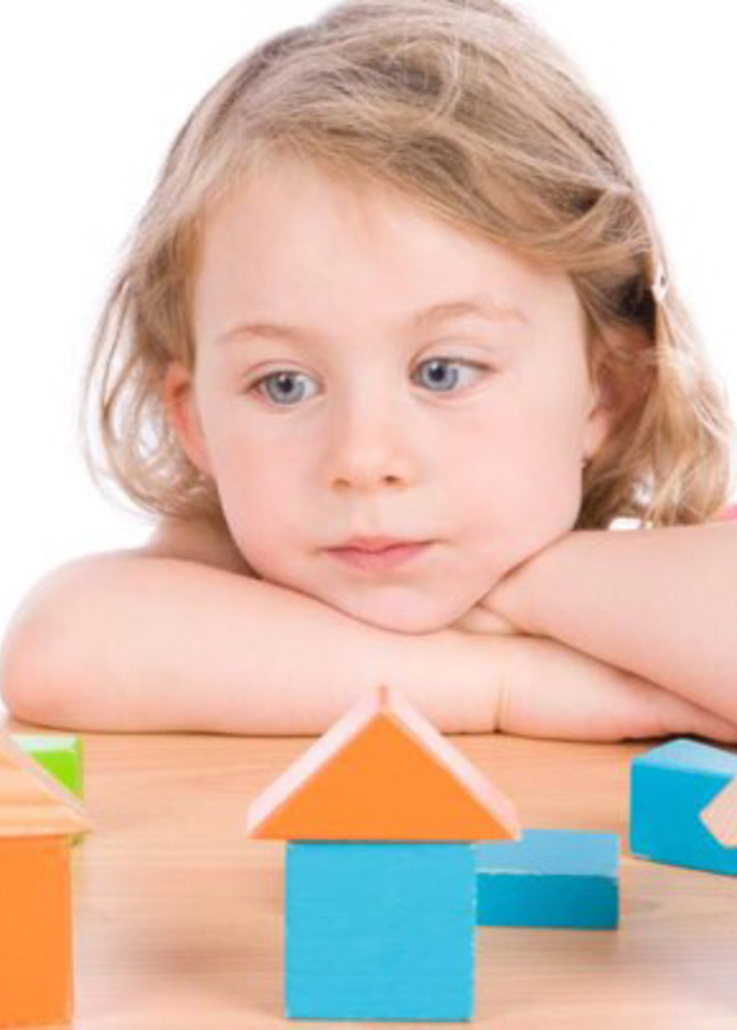 رفض التفاعل والتواصل مع الاخر من علامات اصابة الطفل بالتوحد