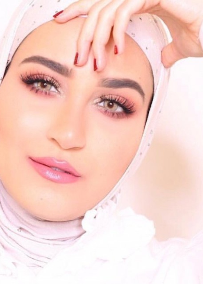 إطلالة دلال الدوب الربيعية الأنثوية