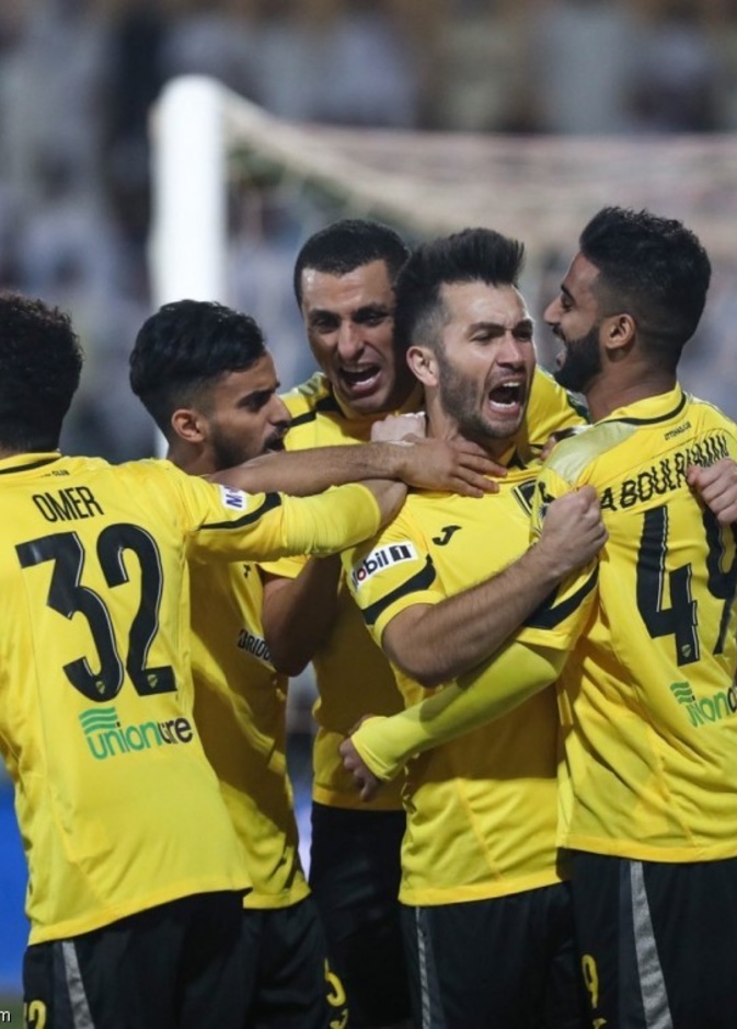 شوط أول متكافئ بين الاتحاد والباطن