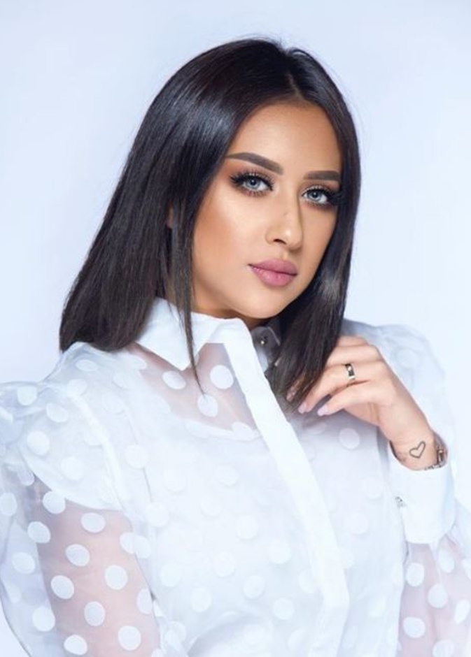 فرح الهادي تجري عملية تجميل لانفها