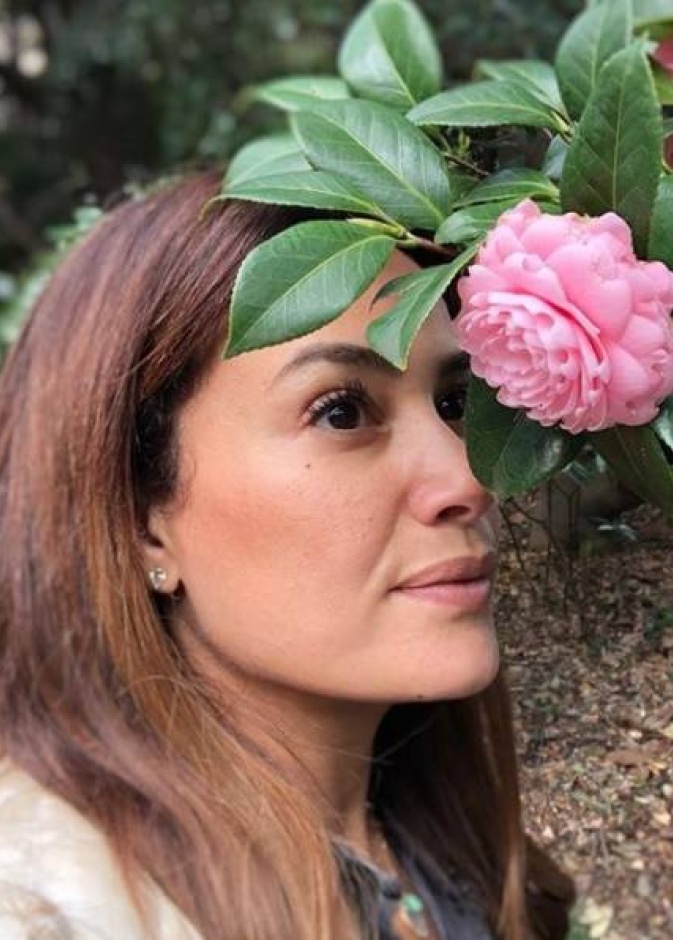 هند صبري في انسجام تام مع الطبيعة خلال زيارتها لليابان