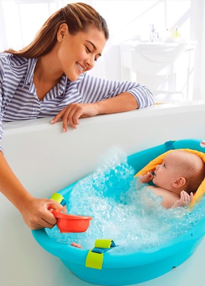 التأكد من معايير السلامة الخاصة باستحمام الطفل الرضيع