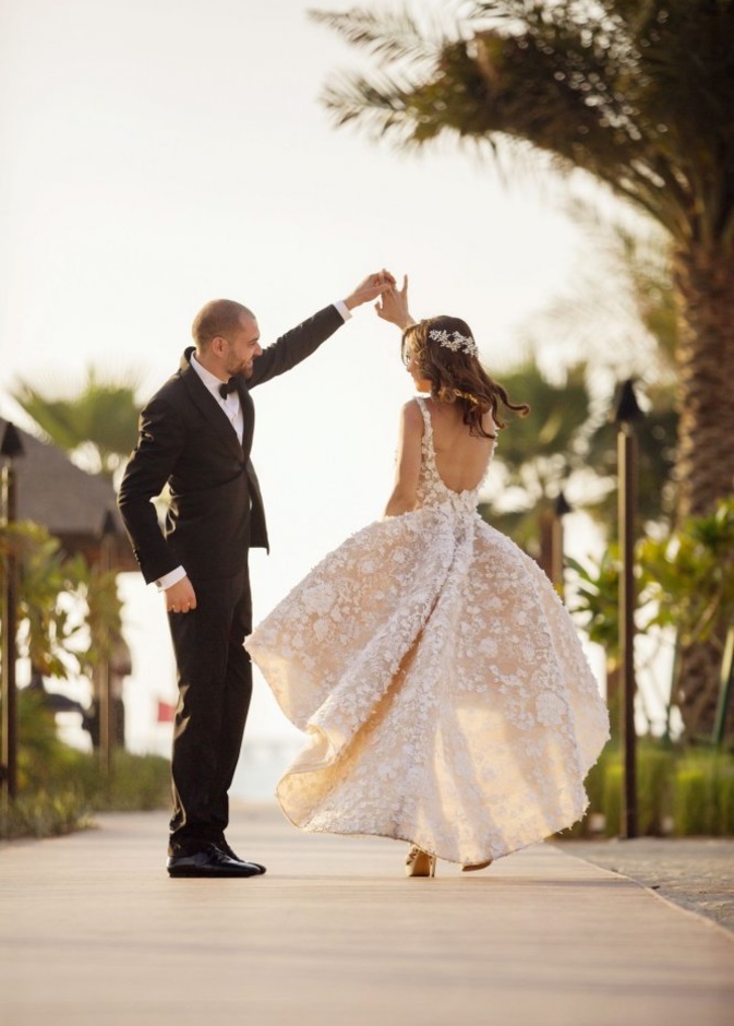 الصور العفوية التي تلتقط في حفلات الزفاف تكون الأفضل والأكثر روعة في ألبوم صور