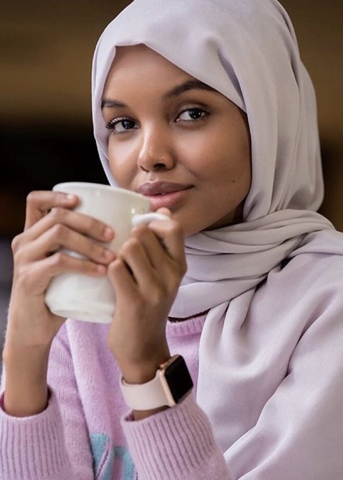 عارضة الازياء حليمة عدن.