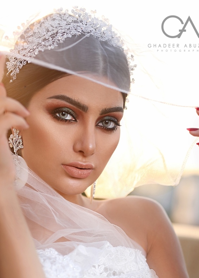 صورة عروس مميزة بكاميرا المصورة غدير أبوزيد