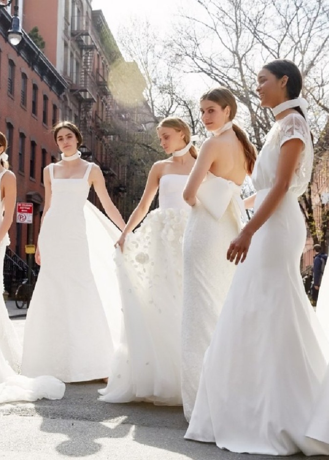 اناقة ملفتة لفستان زفاف Romona Keveza