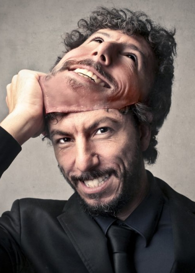 عندما يتعلق الأمر بمصالح مولود الجدي ومشاعره الشخصية يتحوّل إلى شخص شرير وخبيث.