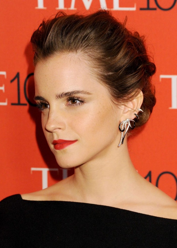 ايما واتسون ترتدي أقراط من ريبوسي Repossi