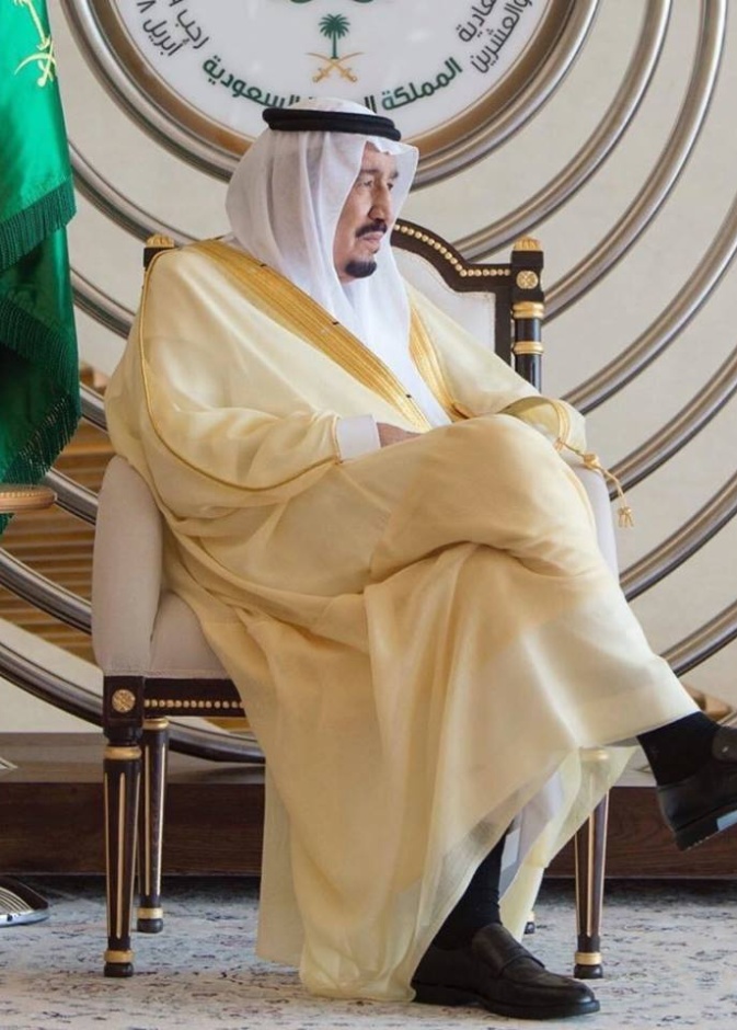 صورة مميزة لـ الملك سلمان بن عبدالعزيز في قمة الظهران تكتسح مواقع التواصل الاجتماعي