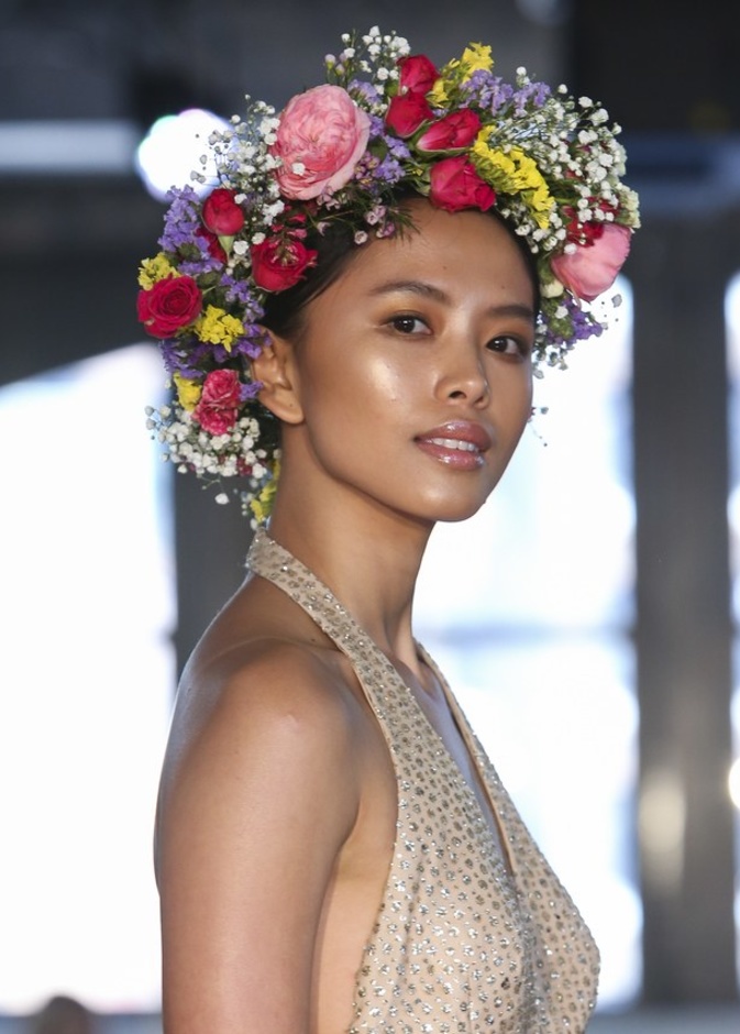 رسمات عيون ناعمة باسلوب دار Jenny Packham