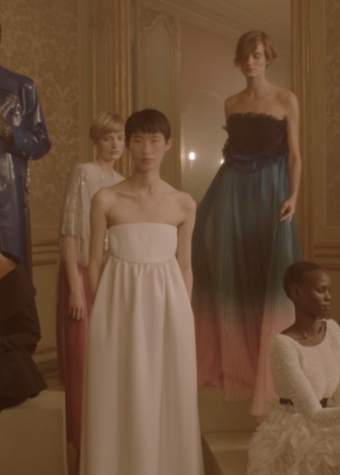 MYSTERES D’UN JARDIN DE NUIT.. فيديو حصري لمجموعة الهوت كوتور لربيع وصيف 2018 من Givenchy