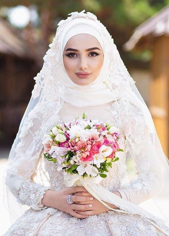 اختاري قماش الحجاب من قماش الفستان نفسه