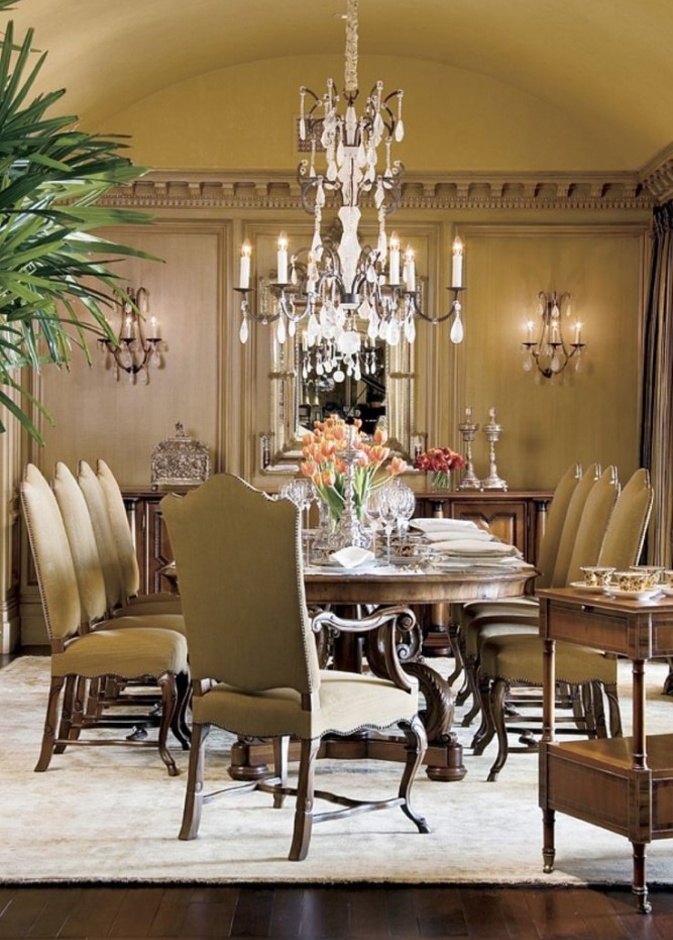 ديكور داخلي فخم من الخشب لغرفة سفرة كلاسيك