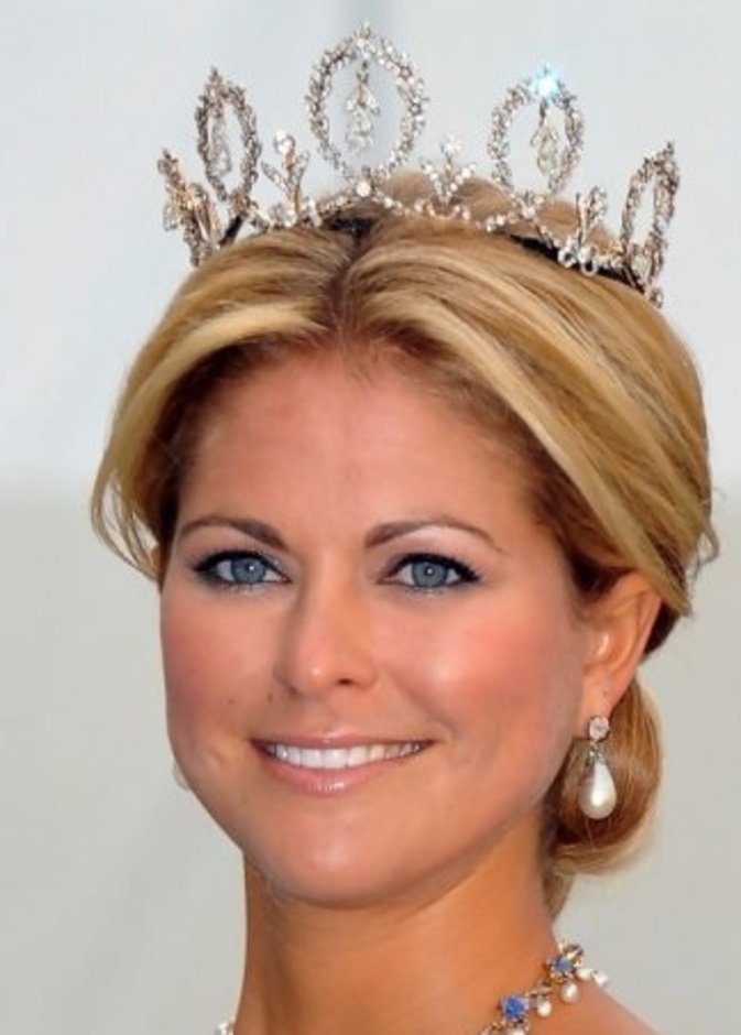  تاج الأميرة السويدية مادلين في حفل زفافها