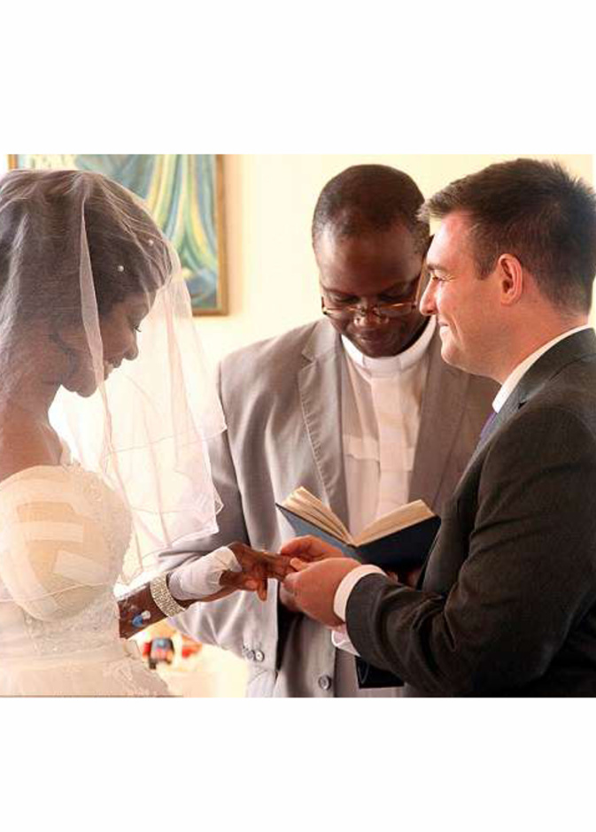 لاعبة التنس الشهيرة في زيمبابوي زانيلي ندلوفو في زفافها