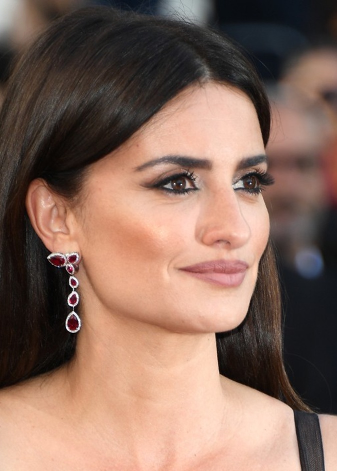 رسمات المكياج الناعم بخطوط النجمة ‏Penelope Cruz