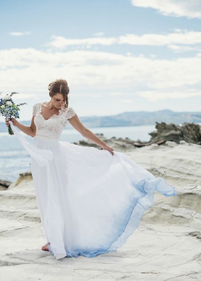 شاطىء البحر من اجمل الوجهات الرومانسية لالتقاط اجمل الصور و اقامة حفلات الزفاف الصيفية