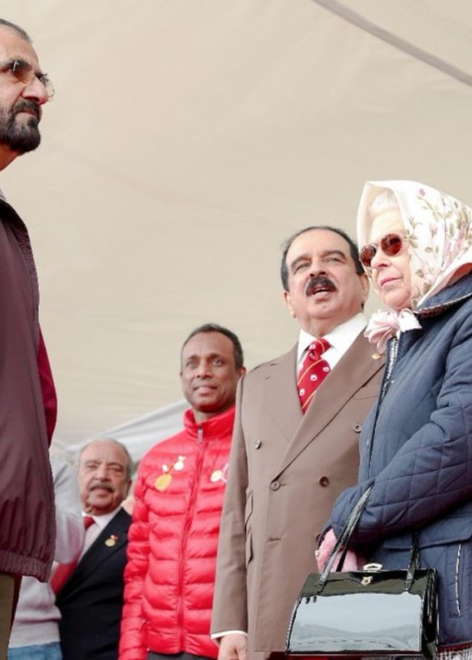 الشيخ محمد بن راشد يلتقي ملكة بريطانيا وملك البحرين في كأس وندسور