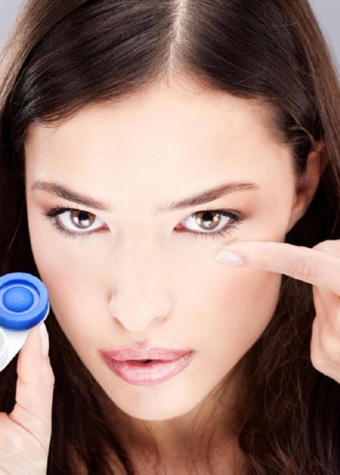 عدسات لاصقة للعروس