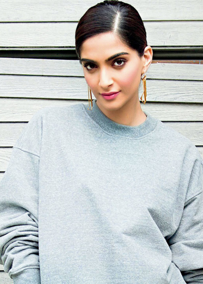  سونام كابور تعود لاستئناف عملها بعد الزواج