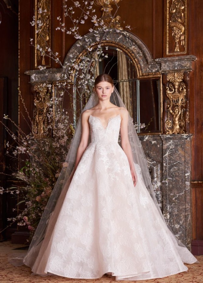 فستان من زهير مراد