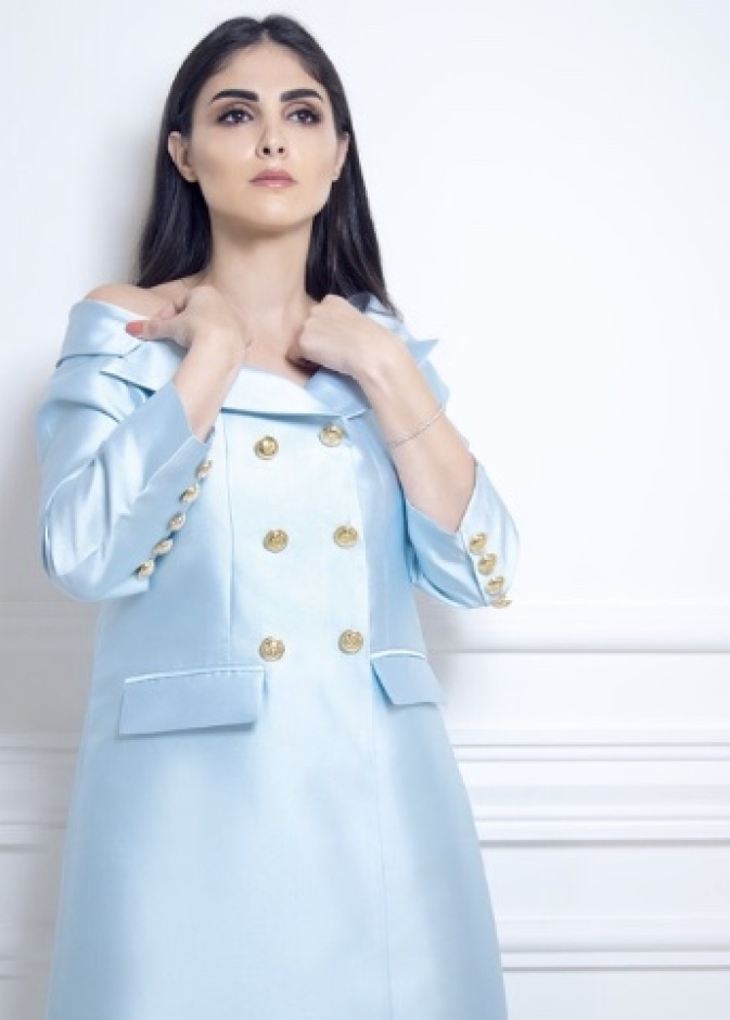 قفطان مستوحى من قصة البليزر من Aseel Collection