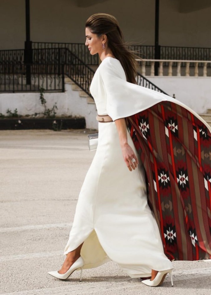 موضة التصاميم التقليدية والمزخرفة من وحي الملكة رانيا