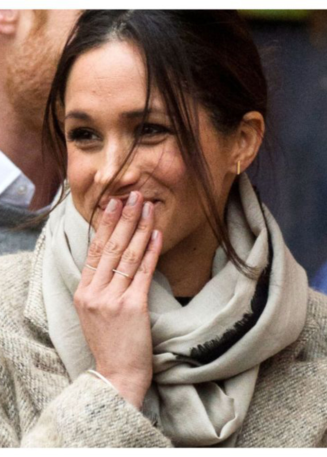 ميغان ماركل ترتدي اقراطا من دار من دار Gabriela Artigas