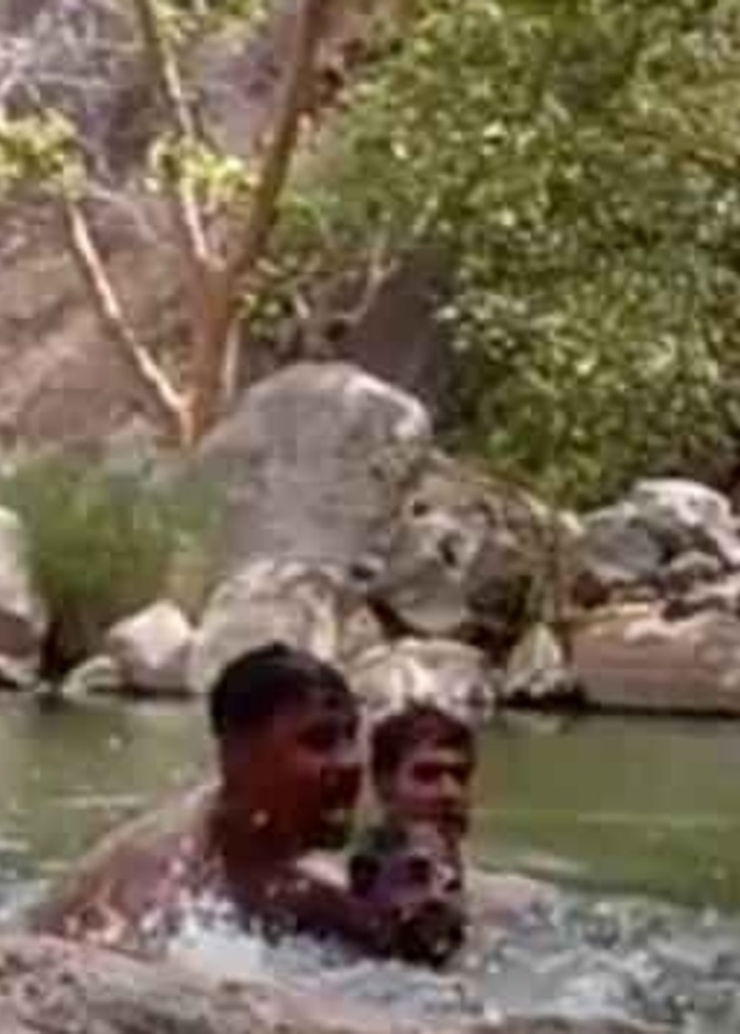 وفاة الرجال الثلاثة المأساوية تم اكتشافها عندما تأخروا في العودة إلى منازلهم