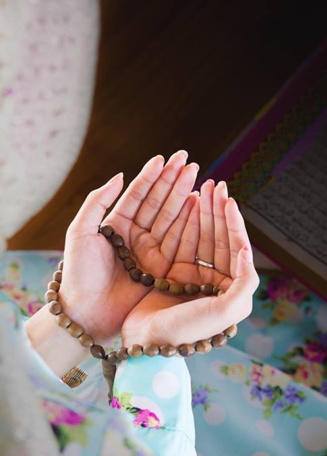 الطهارة من الحيض بعد أذان الفجر