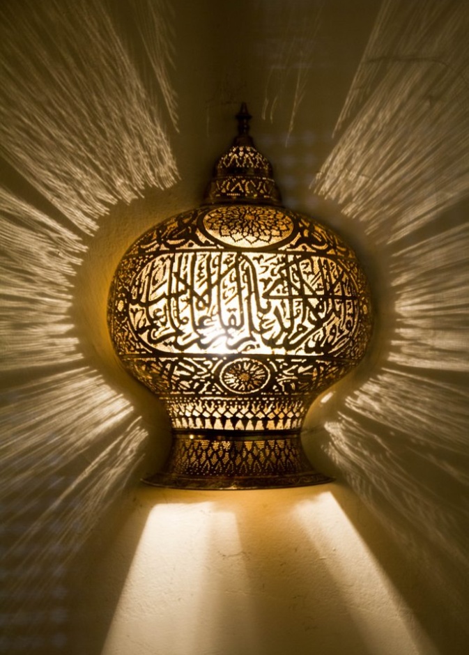 مصباح خاص لشهر رمضان يزين طاولات منزلك