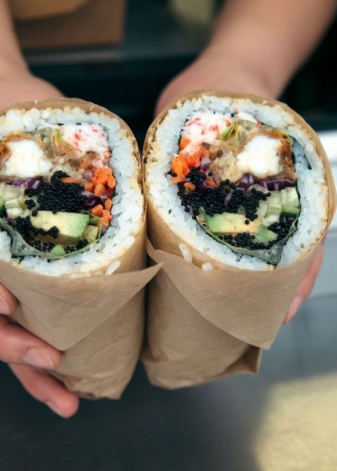 السرطان لأنه برج مائي يميل إلى الأطعمة البحرية مثل الروبيان والكابوريا