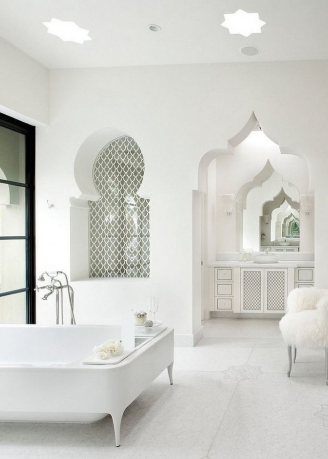 الخطوط العربية في تصاميم الخزائن والأرضية لديكور حمام شرقي بامتياز