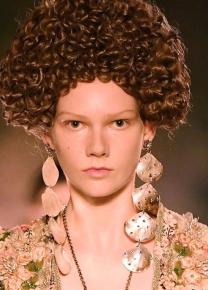 تسريحات شعر جنونية في عرض غوتشي كروز 2019