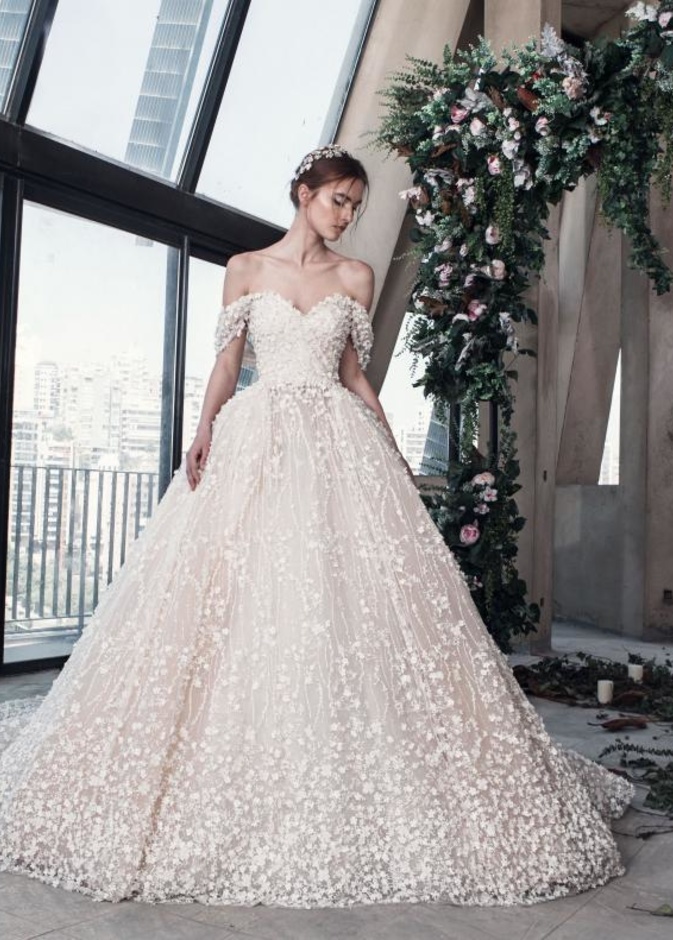 فستان من pronovias
