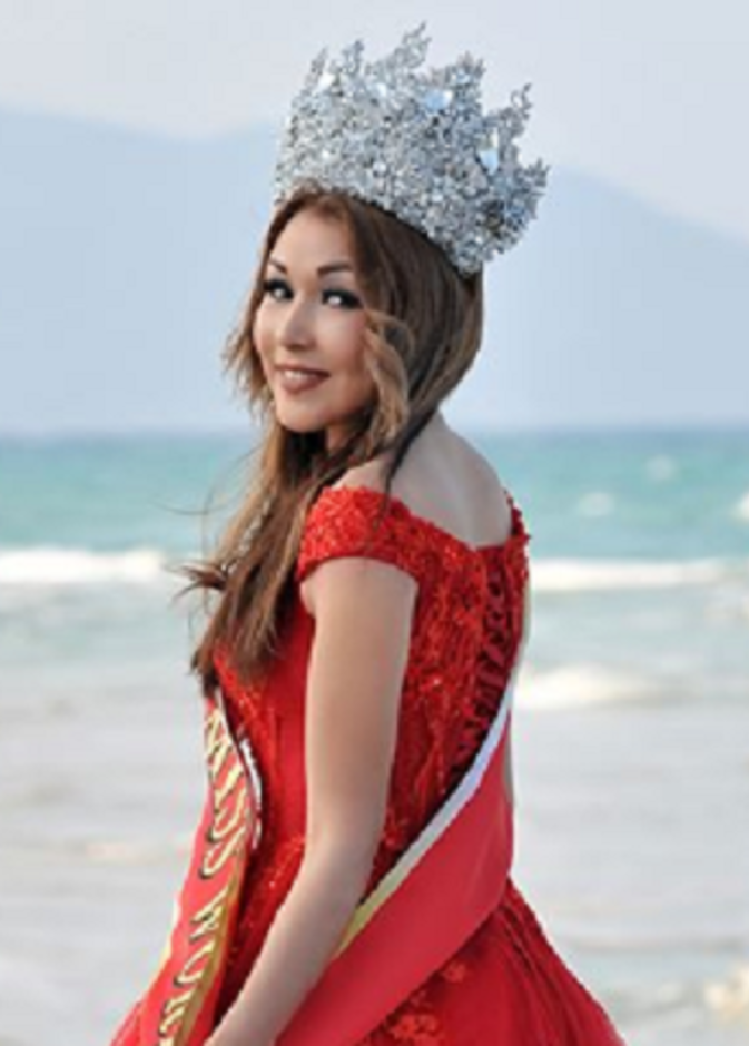 مصرع ملكة جمال العالم للمتزوجات في حادث أليم