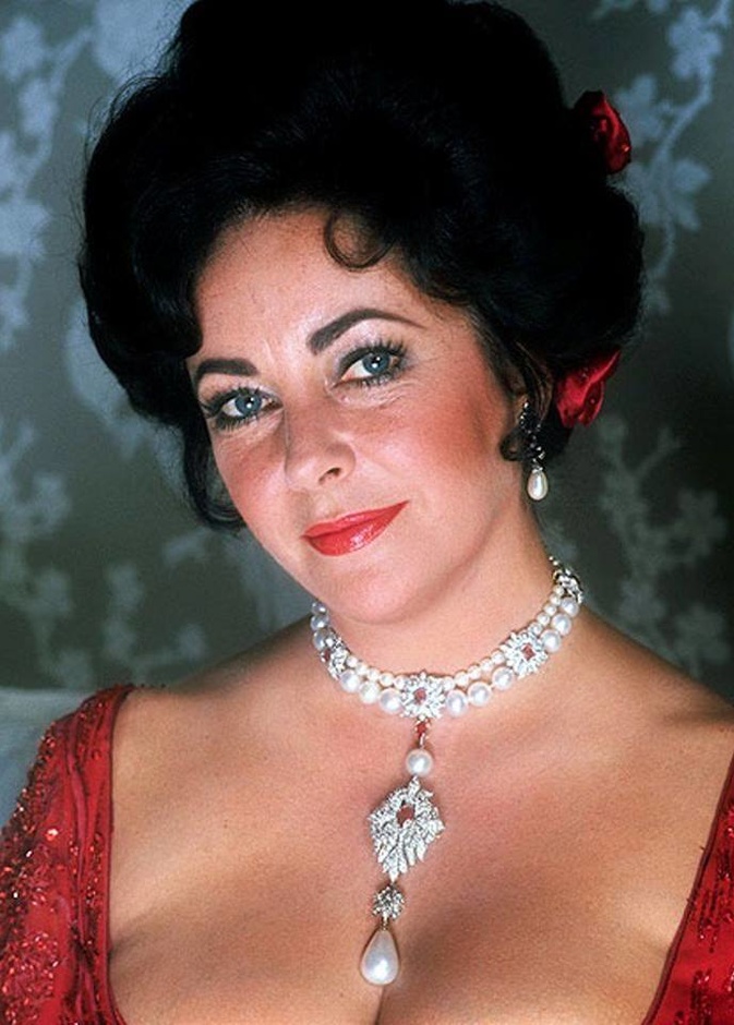 عقد SutherlandAntoinette