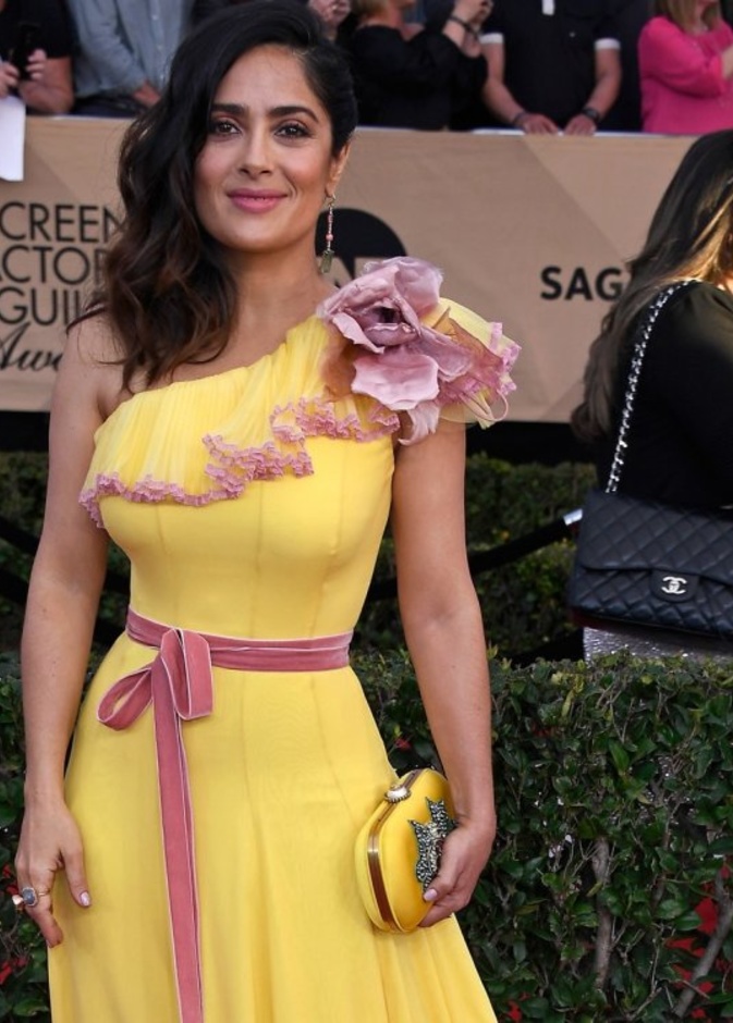  تميل مولودة برج العذراء الى البساطة في اطلالتها والاسلوب الكلاسيكي في اختيار ملابسها