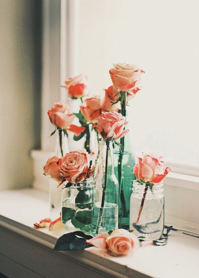 تصميم حافة نافذة على شكل كنب مريح