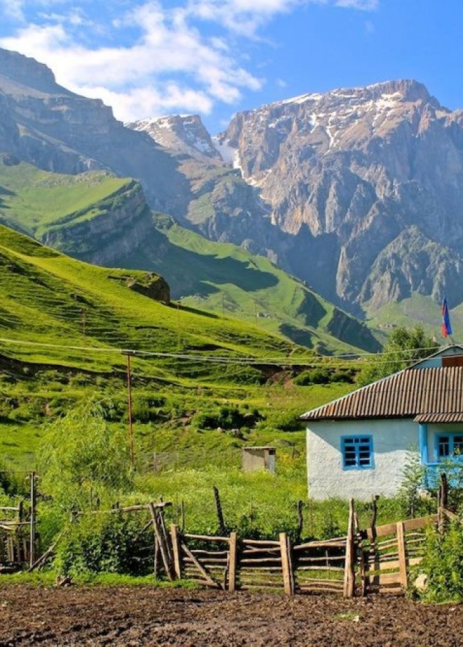 روعة المروج الخضراء في أذربيجان