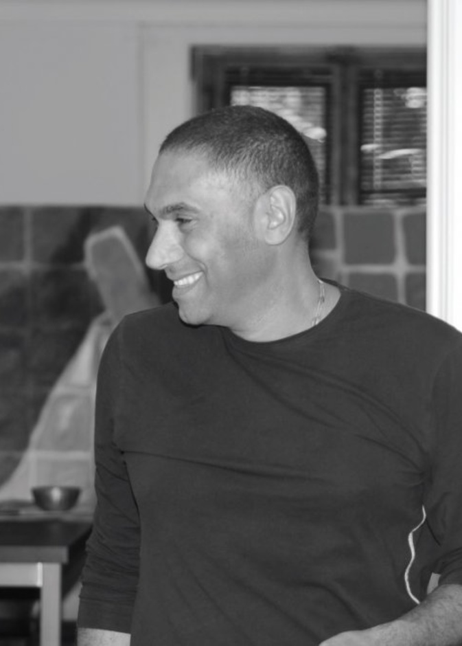 كنبة من تصميم الفنان